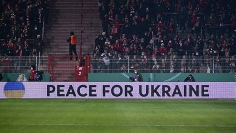 DFL prüft, ob Match TV Friedensappelle zensiert