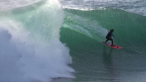 PORTUGAL-SURF-BRAZIL-WAVE-GABEIRA
