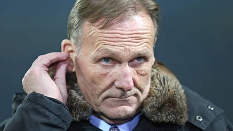 Hans-Joachim Watzke von Borussia Dortmund schaut nachdenklich