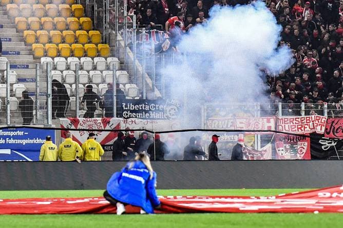 Heftige Krawalle überschatten Ost-Duell