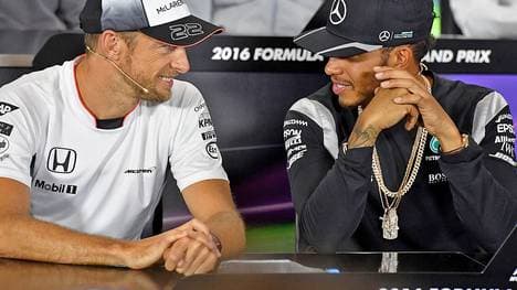 Jenson Button (l.) fuhr von 2010 bis 2012 gemeinsam mit Lewis Hamilton für McLaren