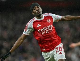 Arsenal mit Machtdemonstration