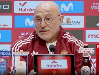 Vor dem Testspiel der spanischen Nationalmannschaft gegen Serbien äußert sich Trainer Luis de la Fuente zur Einsatzzeit von Lamine Yamal. Trotz der hohen Belastung soll der 18-Jährige spielen.