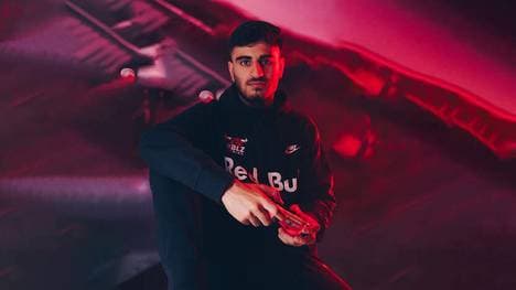 Umut Gültekin von RB Leipzig ist der eFootballer des Jahres 2021