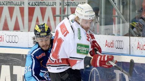 Im nächsten Jahr Teamkollegen bei den Kölner Haien: Jean-Francois Boucher (l.) und Torsten Ankert ERC Ingolstadt v Koelner Haie - 2014 DEL Playoffs Game 6