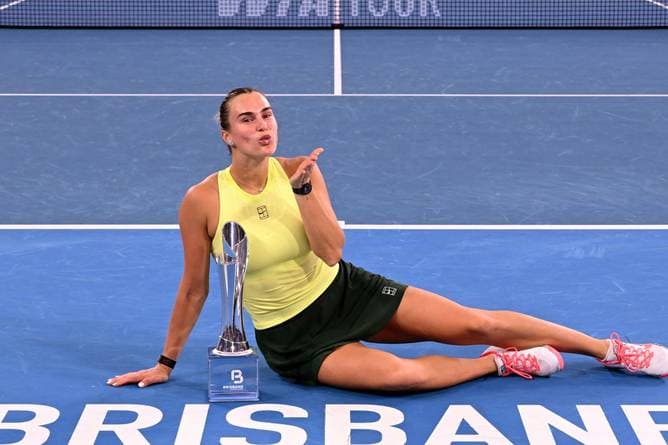 Sabalenka triumphiert in Brisbane