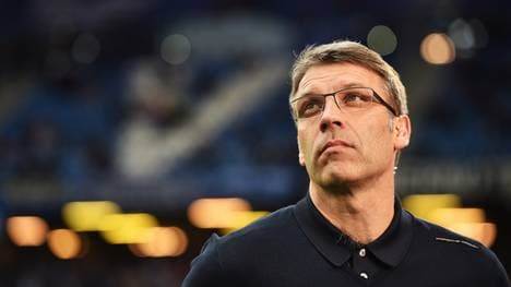 Der Hamburger SV spricht Peter Knäbel das Vertrauen aus