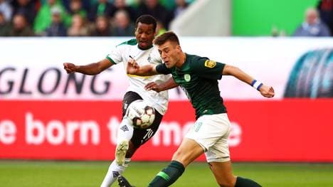 Alassane Plea (l.) kam im Sommer von OGC Nizza nach Gladbach