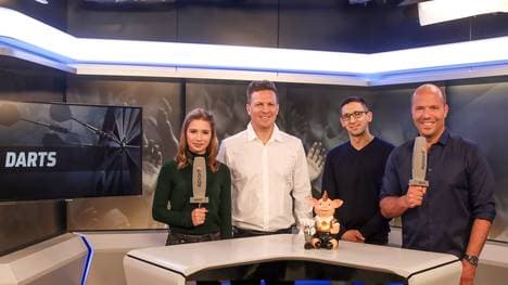 Jana Wosnitza, Basti Schwele, Robert Marijanovic und Hartwig Thöne (v.l.n.r.) bilden das On-Air-Team für SPORT1 