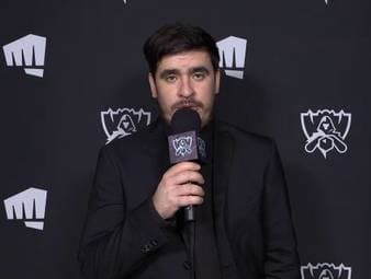 Fabian "GrabbZ" Lohmann ist der erfolgreichste deutsche Coach in League of Legends. Mit G2 Esports gewann er mehrfach die europäische Liga und als erster westlicher Coach das Mid-Season Invitational. Mit SPORT1 sprach er nun über das erste Match, die Taktik und die restlichen Worlds in Shanghai, China.