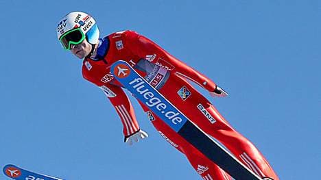 Anders Jacobson Ärmel am rechten Arm ist zu lang. Der Anzug darf laut Reglement nicht über die Handgelenke gehen