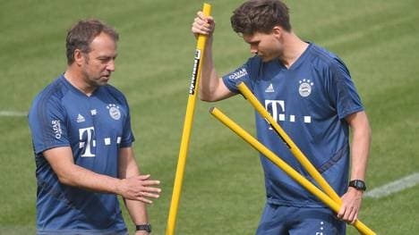 Hansi Flick und Danny Röhl 2020 während eines Bayern-Trainings