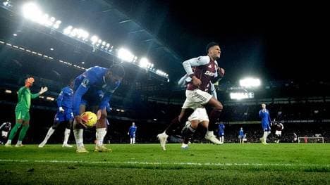 Ollie Watkins traf an der Stamford Bridge doppelt