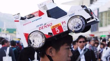 In Japan zeigen die Fans sehr deutlich, zu welchem LMP1-Team sie halten