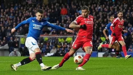 Sieg in Glasgow: Benficas  Weltmeister Otamendi (r.) 