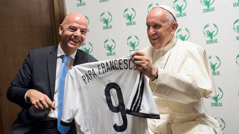 FIFA-Präsident Gianni Infantino und Papst Franziskus Im Jahr 2016