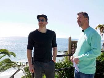 Fünfeinhalb Jahr Anaheim Ducks und das Sonnenschein-Leben in Kalifornien: Korbinian Holzer erzählt von seiner Karriere in Nordamerika - Rick Goldmann stellt die Show in der NHL vor. Die komplette SPORT1-Doku der Reihe "N.ICE - Goldis Eishockey-Welt".