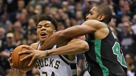 Giannis "Greek Freak" Antetokounmpo (l.) hat den Bucks mit einem Big Play in den letzten Sekunden den Sieg gesichert