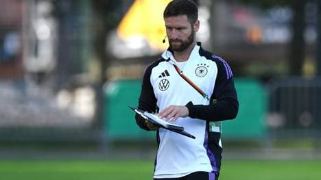 Shkodran Mustafi wird Co-Trainer der U21