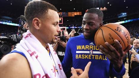 Stephen Curry (l.) erzielte gegen die Grizzlies 46 Punkte
