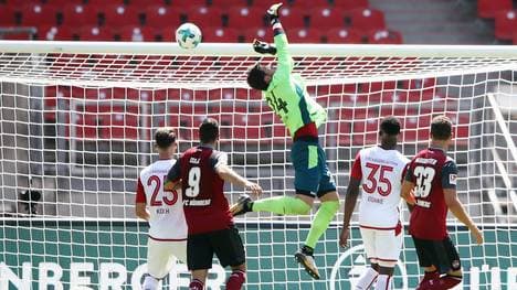 1. FC Nuernberg v 1. FC Kaiserslautern - Second Bundesliga