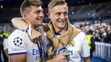 Felix Kroos lobt seinen Bruder Toni