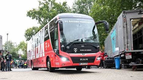 Der Bus des FC Bayern wurde in Bremen attackiert