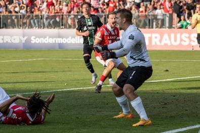 Er sollte nur die Bank wärmen - und wird zum Pokalhelden