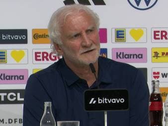 Rudi Völler äußert sich auf der DFB-Pressekonferenz zur Entscheidung von Julian Nagelsmann, Manuel Neuer für die WM zu nominieren. In diesem Atemzug verteidigt der Sportdirektor die Kommunikation des Bundestrainers.
