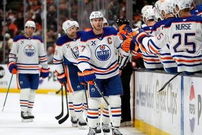 McDavid zieht mit Eishockey-Ikone Gretzky gleich