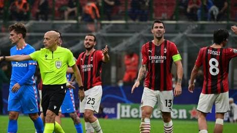 Medien in Italien stempeln Cüneyt Cakir (l.) zum Sündenbock