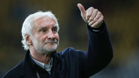 Daumen hoch von Rudi Völler