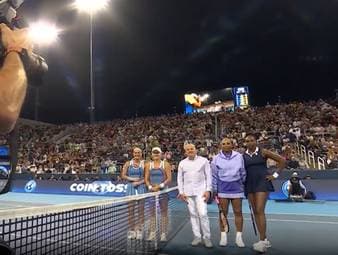 Nach vier Jahren feiern Serena und Venus Williams ihr gemeinsames Doppel-Comeback auf der WTA-Tour. Doch die Rückkehr des erfolgreichsten Geschwisterpaares der Tennisgeschichte ist von Höhen und Tiefen geprägt.