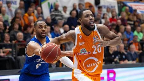 Williams (r.) verlässt Vechta