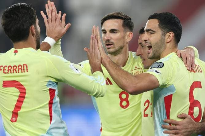 "Echte Dampfwalze": Spanien macht WM-Ticket quasi perfekt