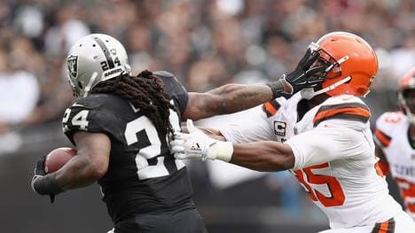 Cleveland Browns v Oakland Raiders