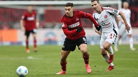 Stefanos Tzimas (l.) stürmt für den 1. FC Nürnberg