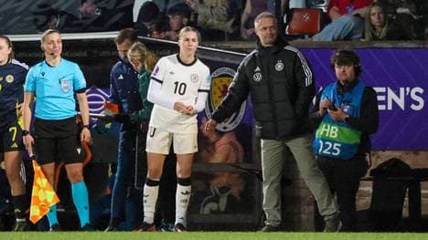 Christian Wück (mit Laura Freigang) sah trotz des klaren Siegs Kritikpunkte