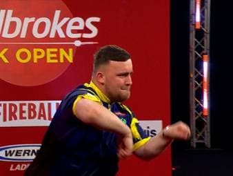 Luke Littler trifft bei den UK Open auf Damon Heta. Der 19-Jährige weiß in der Partie mit mehreren Highlight-Momenten zu glänzen - darunter auch erneut ein Big Fish. 