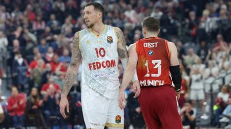 Die Nationalspieler Daniel Theis und Andreas Obst trafen aufeinander