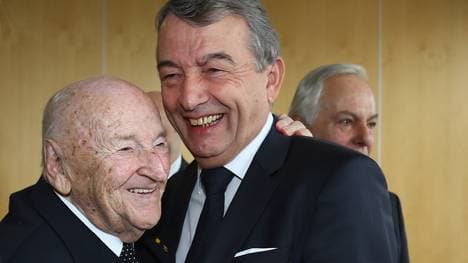 Egidius Braun (l.) feierte kürzlich seinen 90. Geburtstag