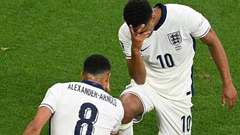 Jude Bellingham (r.) war der umjubelte Matchwinner für England