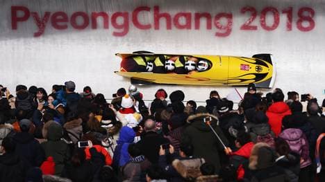 Francesco Friedrich führt zum Auftakt