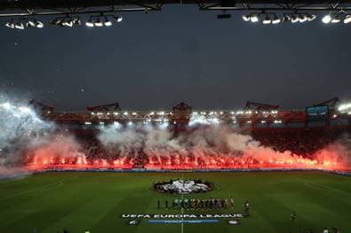 "Wie Silvester": Mega-Feuerwerk bei SCF-Spiel sorgt für Wirbel