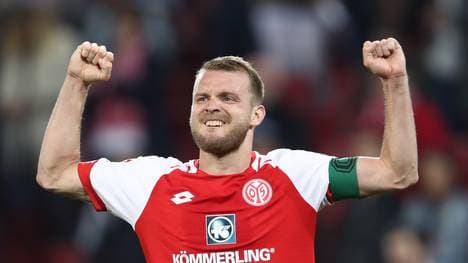 Daniel Brosinski ist mit Teamkollegen nach Ibiza geflogen