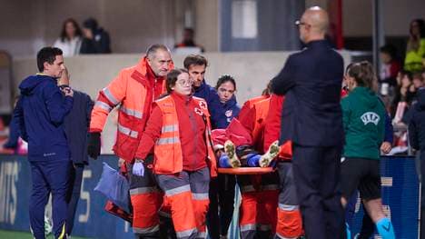 Andrea Medina musste nach einem Kopftreffer für weitere Untersuchungen ins Krankenhaus