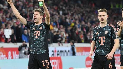 Joshua Kimmich (r.) und Thomas Müller