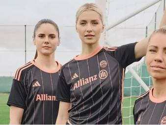 Die FC Bayern Frauen laufen erstmals in 54 Jahren Vereinsgeschichte in einem exklusiv für sie designten Trikot auf. Ein Statement von Frauen für Frauen und ein echter Meilenstein. 