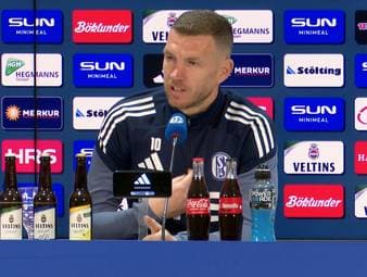 Edin Dzeko wurde offiziell beim FC Schalke 04 vorgestellt. Der Routinier erklärt seinen Wechsel zu den Königsblauen.