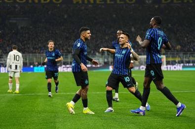 Inter jubelt im Derby